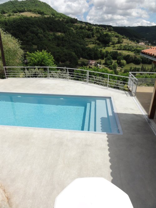 Devis de piscine en coque polyester à Thézan-les-Béziers
